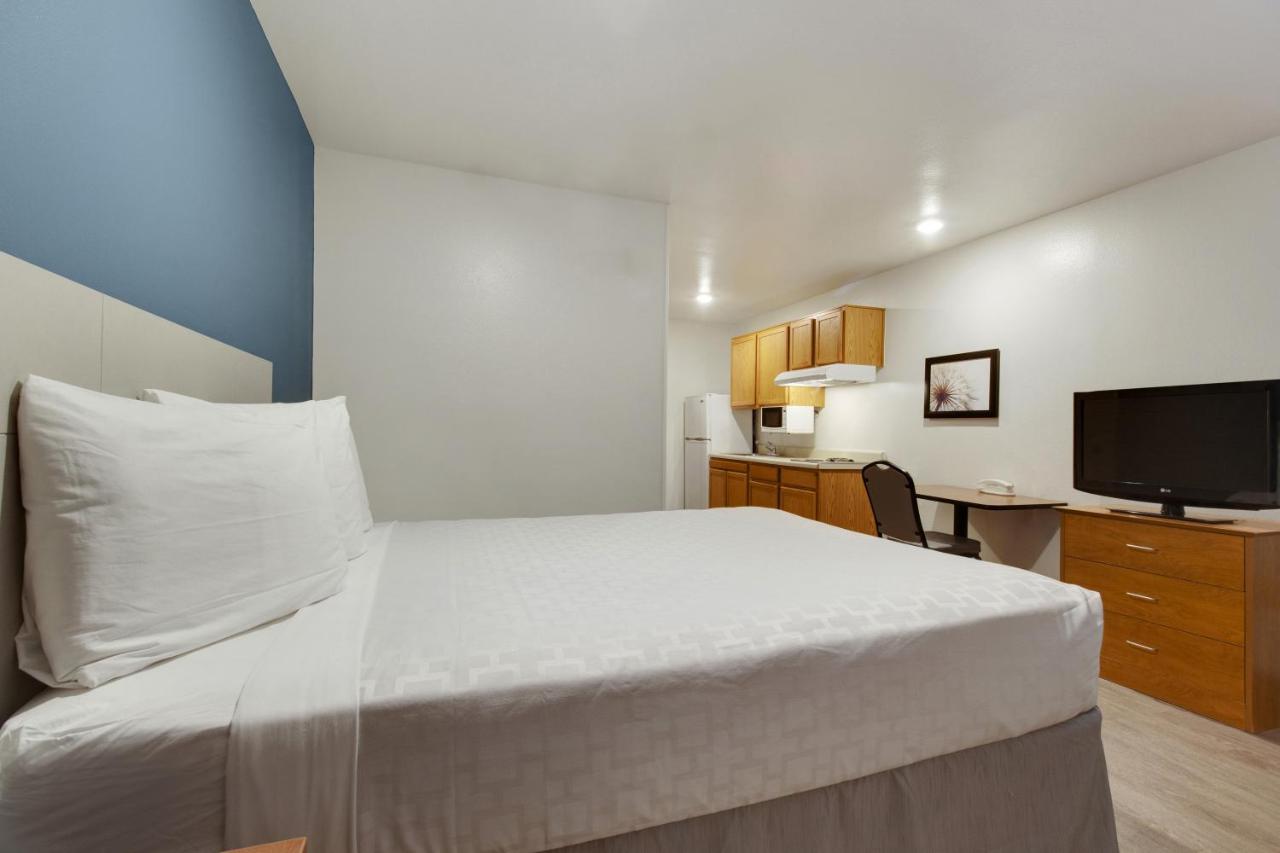 Woodspring Suites Houston Westchase Exterior photo