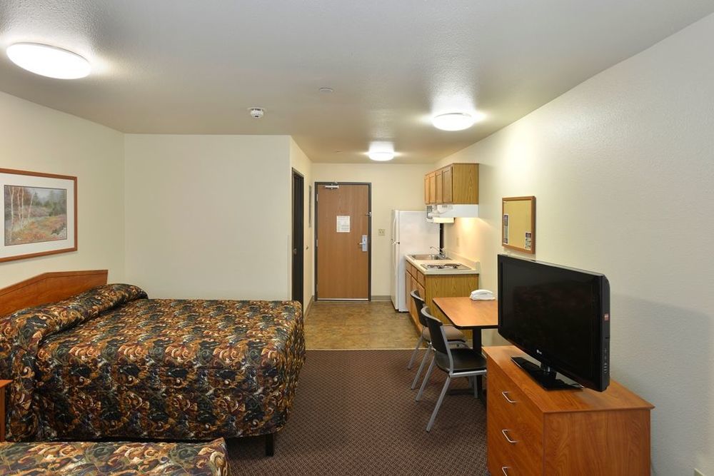 Woodspring Suites Houston Westchase Room photo