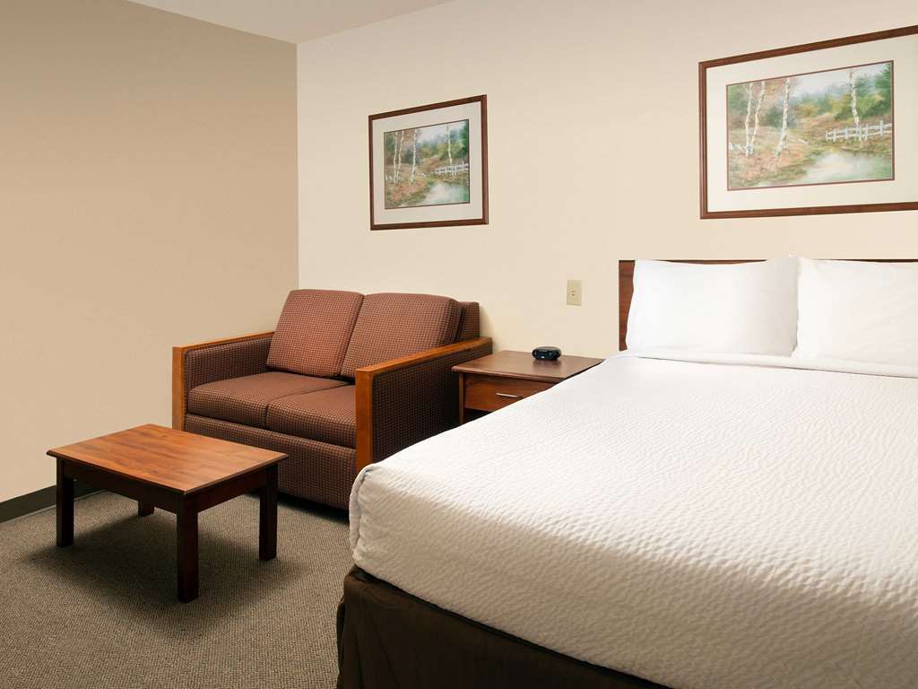 Woodspring Suites Houston Westchase Room photo